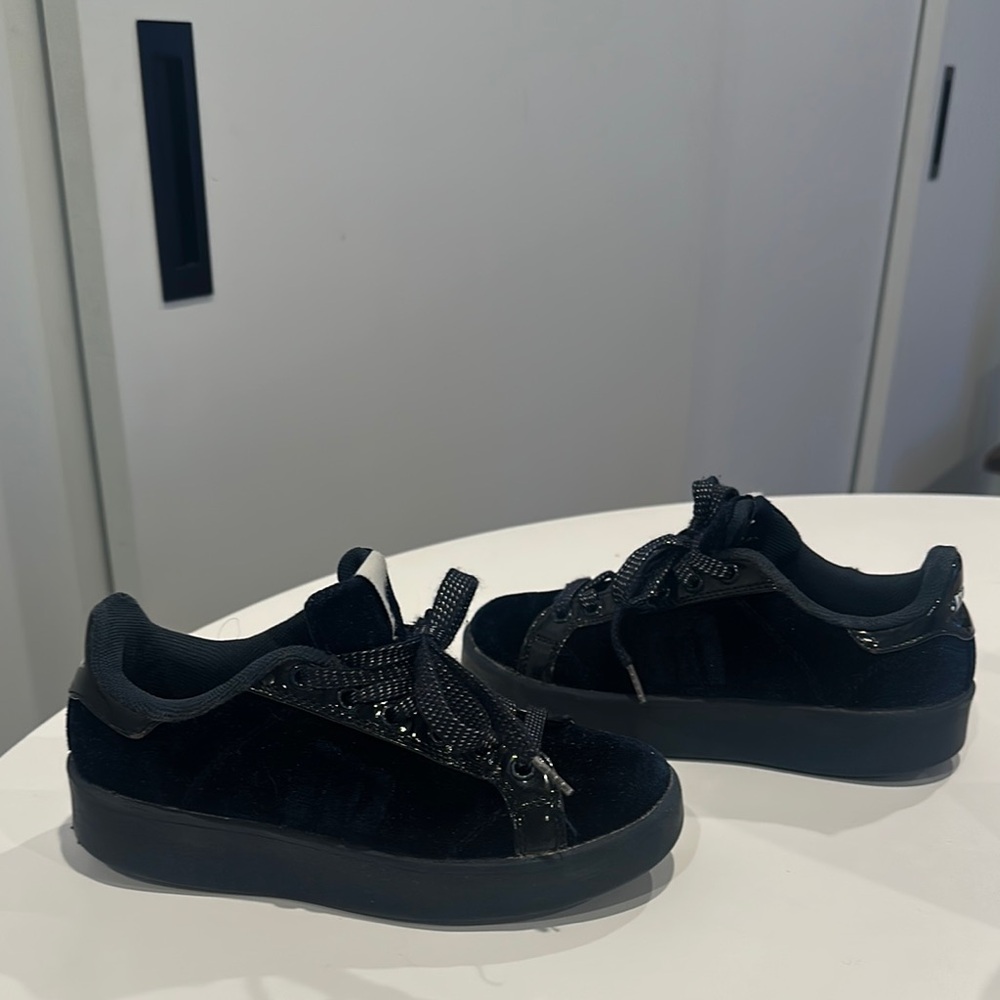 Stylish Blue Velvet Sneakers